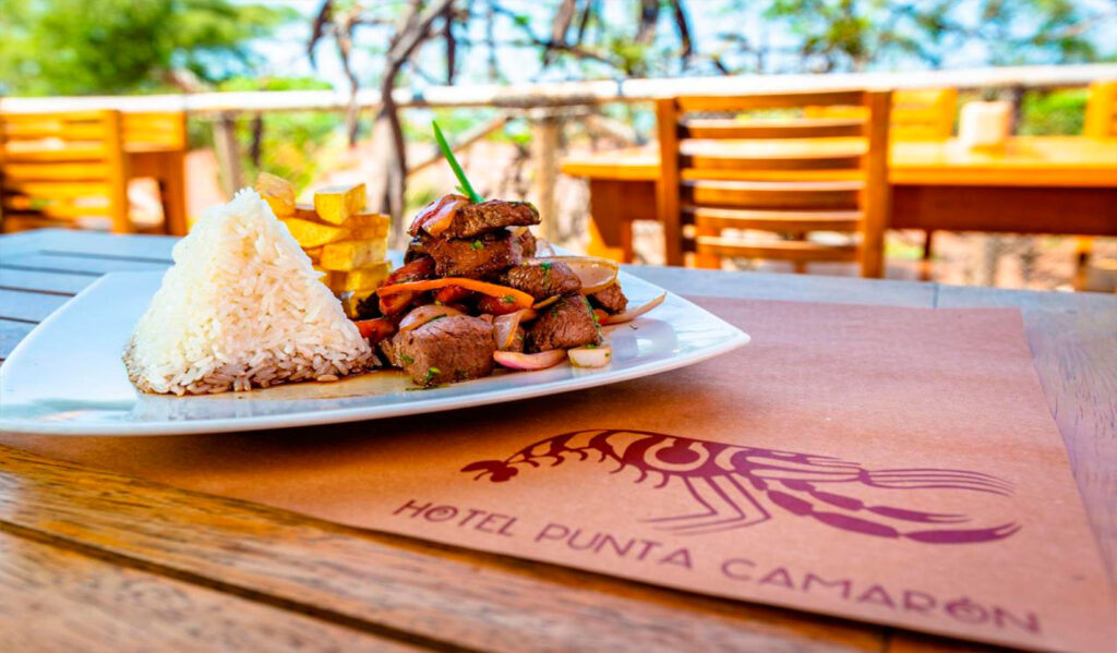 Lomo-Saltado-Restaurante-bar-hotel-punta-camaron1-1024×599-2